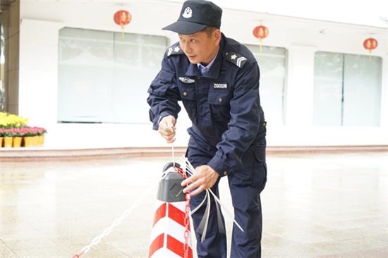 致敬春节期间坚守岗位的康美人