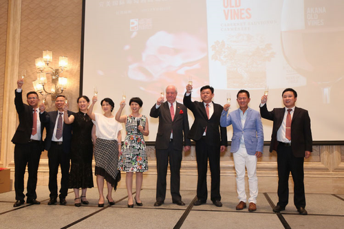 完美国际葡萄酒高端品酒晚宴在扬州圆满举行