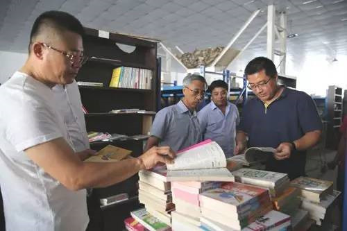 罗麦“中国航天启明图书室”捐书助学项目继续启动