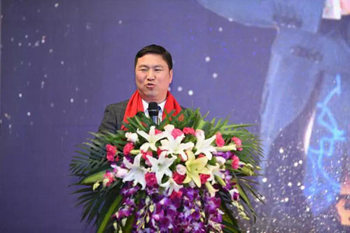 长青出席掌肥猫艺术品直购网2017年度盛典