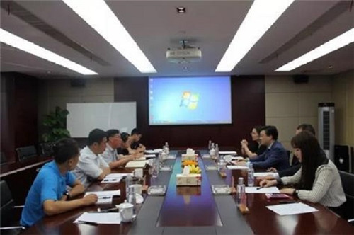 江苏省商务厅、南京市商务局领导一行莅临中脉调研考察