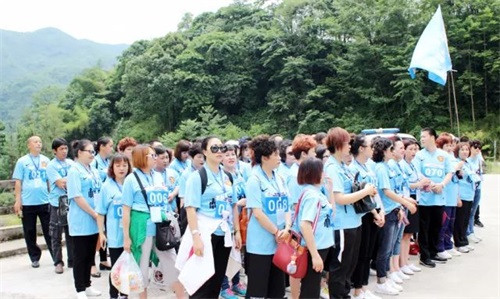 权健四川分公司举办多场生态健康旅游活动