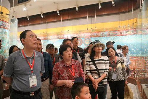 海峡两岸及港澳地区30余所高校校长参观中国藏医药文化博物馆