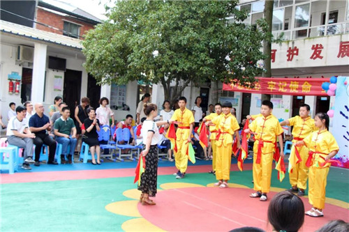 用爱温暖你 康满家走进兰溪曙光学校