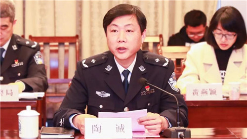 绿叶李仙霖总裁出席浙江省警察协会因公牺牲民警家属慰问活动