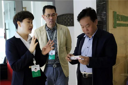 中国口腔清洁护理用品工业协会理事长一行莅临绿之韵健康科技调研指导