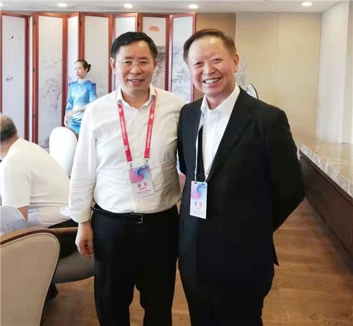 隆力奇董事长徐之伟应邀出席2019全球企业服务大会