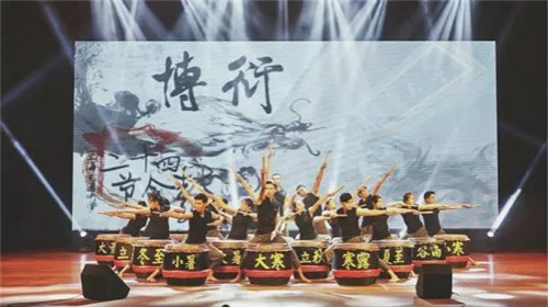 长青上海交大二十四节令鼓队冠名仪式，承载中马情谊融汇