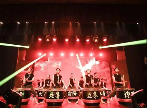 长青上海交大二十四节令鼓队冠名仪式，承载中马情谊融汇