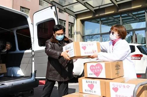 抗击疫情｜春芝堂向上海仁济医院捐赠57.6万物资