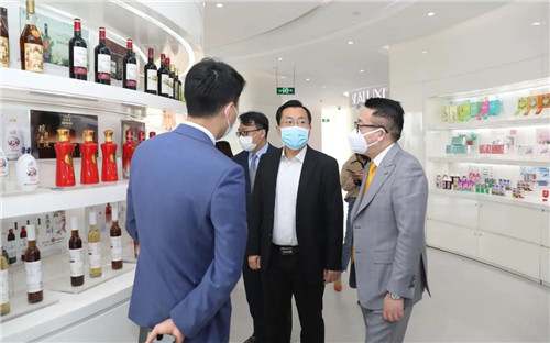 HCT包装集团亚洲区销售副总裁张元辉莅临绿叶洽谈合作