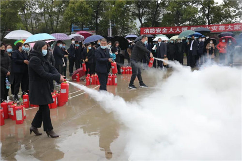 中南空管局气象中心预报室组织第二次雷雨保障换季学习