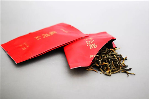 寻茗记丨一杯龙润红茶的自然密码和历史传奇