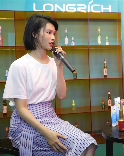 隆力奇在第25届中国美容博览会上突显国潮标杆