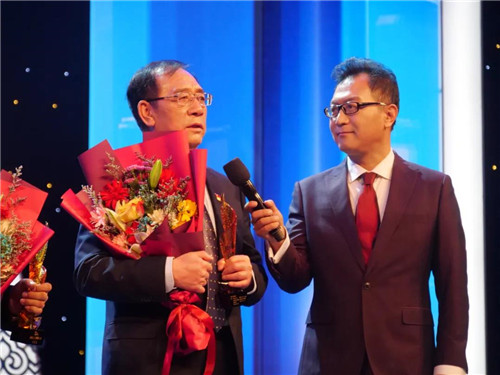 宇航人集团董事长邢国良先生荣获2020年度内蒙古十大经济人物