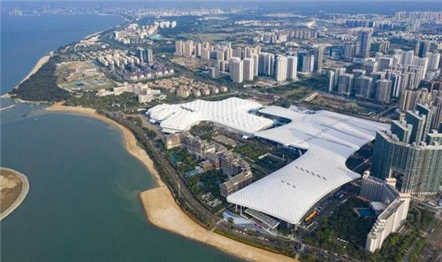 首届中国国际消费品博览会在海南开幕